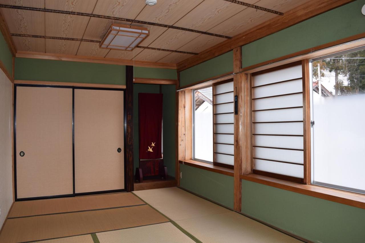 Gokayama Base Hotel Nanto Exterior foto